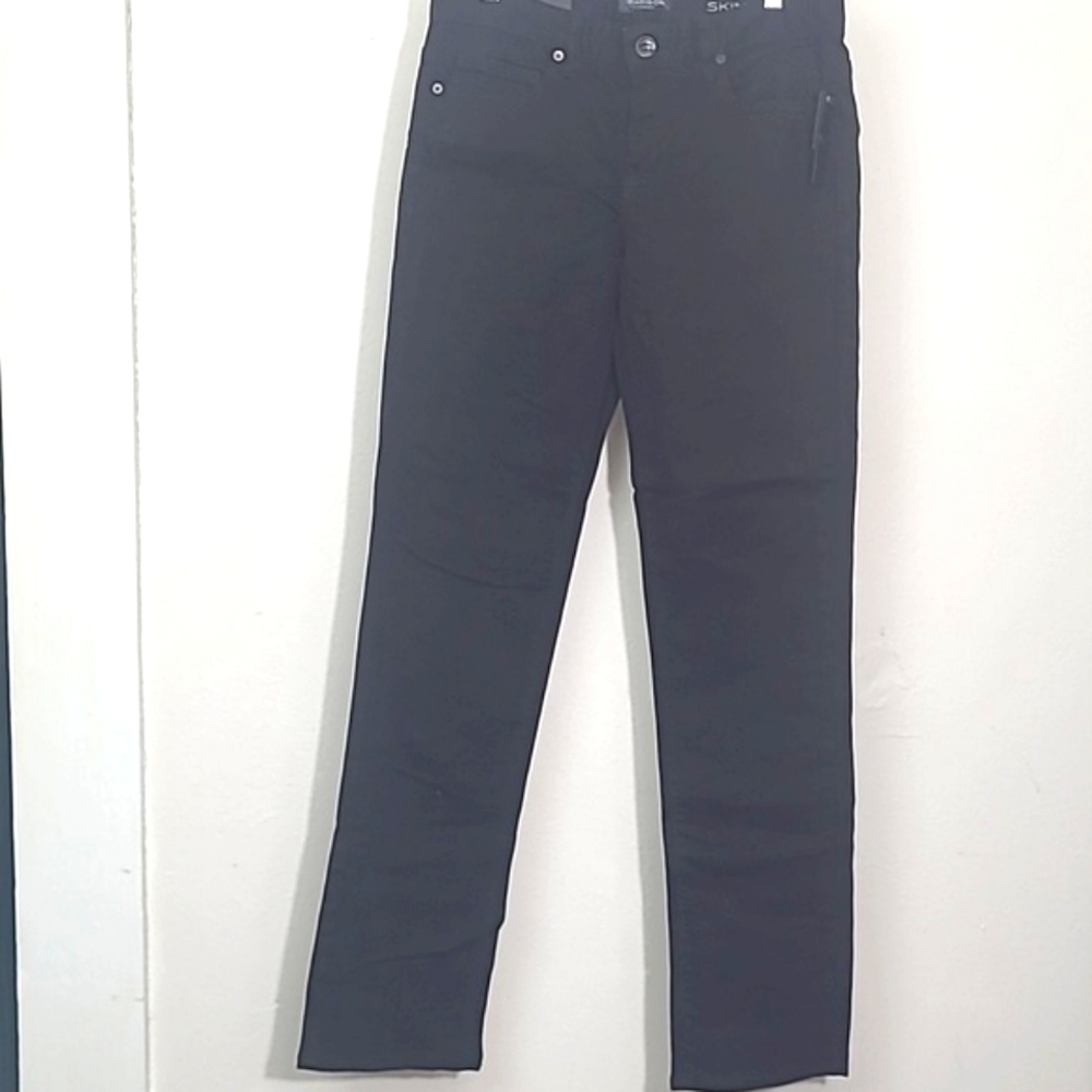 Madison Jeans skinny black New With Tags 33" Long Inseam 6 Tall NWT